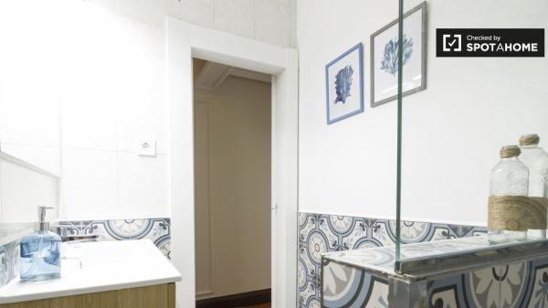 Furnished room in 4-bedroom apartment in Ibaiondo, Bilbao