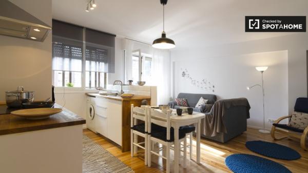 Habitación moderna en apartamento de 3 dormitorios en Begoña, Bilbao