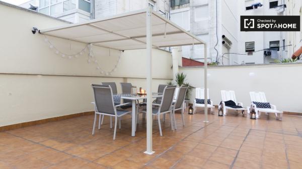 Przestronny pokój w apartamencie z 8 sypialniami w Abando, Bilbao