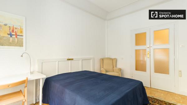 Elegant room in shared apartment in Malasaña, Madrid