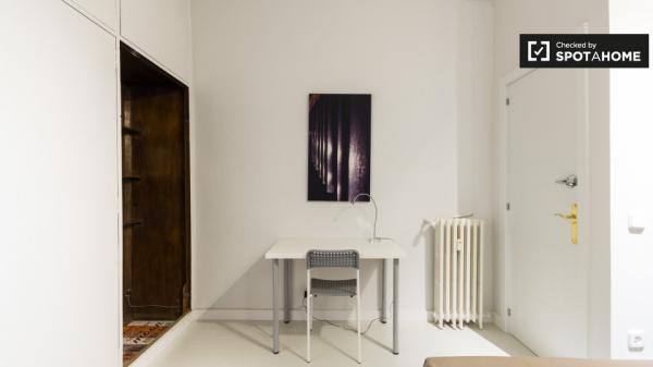 Elegant room in shared apartment in Malasaña, Madrid