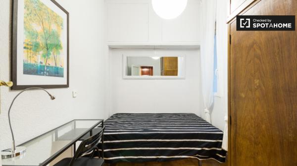 Elegant room in shared apartment in Malasaña, Madrid