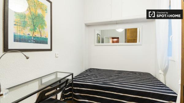 Elegant room in shared apartment in Malasaña, Madrid