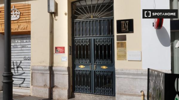 Amplio piso en el centro de Málaga