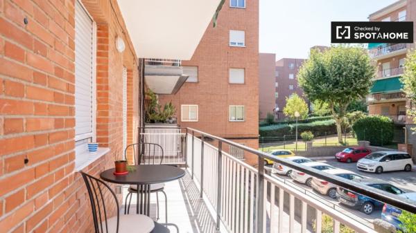 Alquiler de habitaciones en apartamento de 3 dormitorios en Alcobendas, Madrid