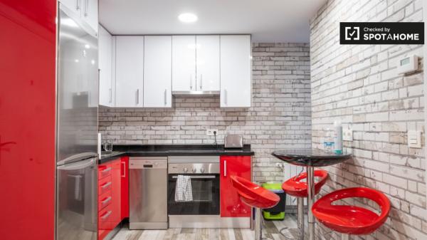 Alquiler de habitaciones en apartamento de 3 dormitorios en Alcobendas, Madrid