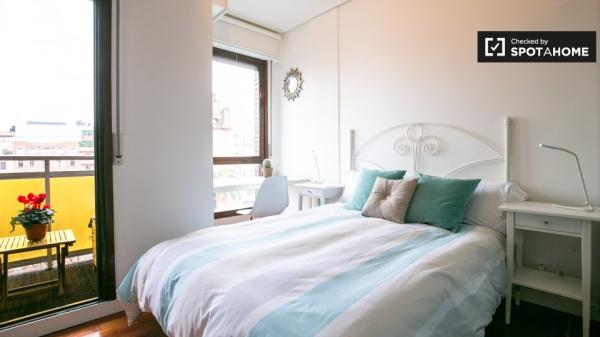 Stylish studio apartment for rent in Basurto, Bilbao