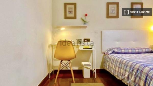 Vivienda en apartamento de 4 dormitorios en Abando, Bilbao