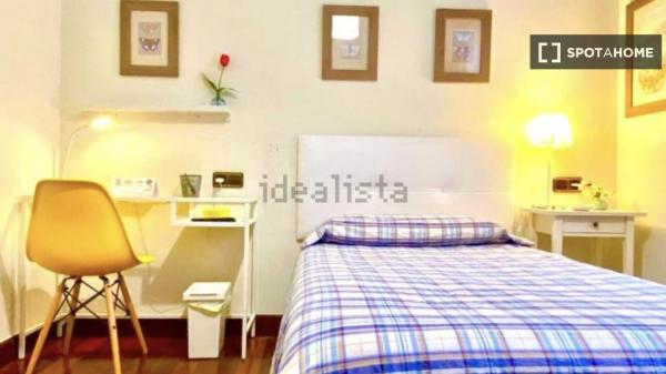 Vivienda en apartamento de 4 dormitorios en Abando, Bilbao