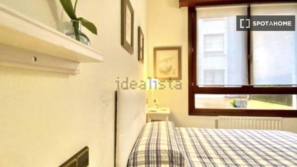 Vivienda en apartamento de 4 dormitorios en Abando, Bilbao