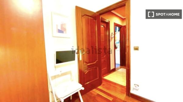 Vivienda en apartamento de 4 dormitorios en Abando, Bilbao