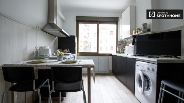 Habitación tradicional en apartamento de 3 dormitorios en Uribarri, Bilbao