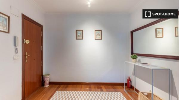 Apartamento de 2 dormitorios en alquiler en Abando, Bilbao