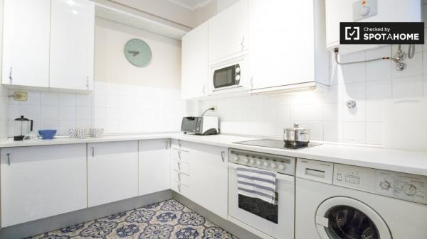 Amplia habitación en apartamento de 3 dormitorios en Uribarri, Bilbao