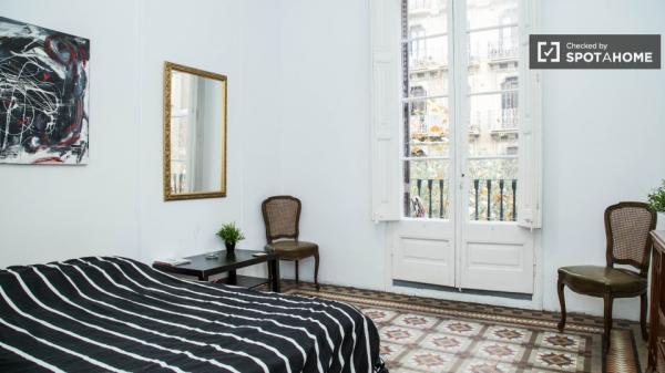 Se alquila habitación, apartamento de 4 dormitorios, L'Esquerra de l'Eixample