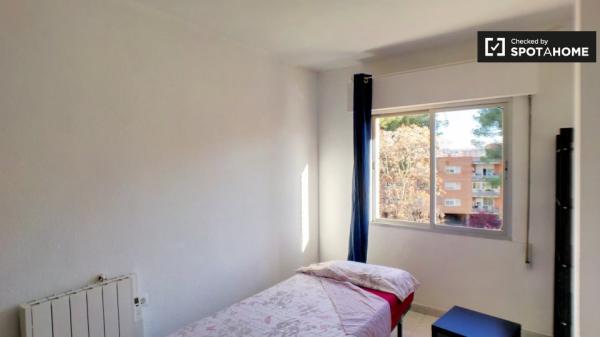 Luminoso apartamento de 4 dormitorios en alquiler en Alcalá de Henares.