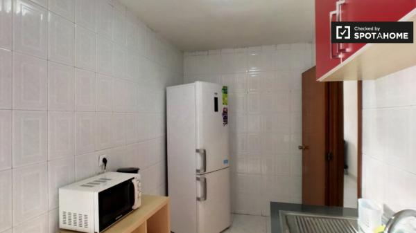 Appartamento con 4 camere da letto in affitto ad Alcalá de Henares, Madrid