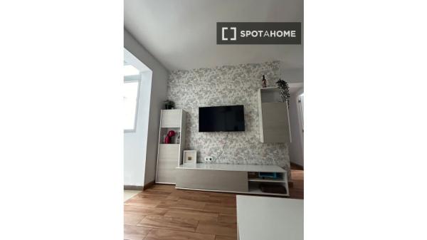 Chambre à louer dans un appartement de 4 chambres à Séville