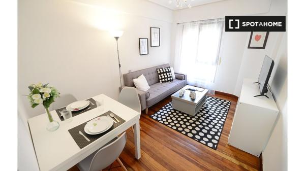 Se alquila habitación en piso de 3 dormitorios en Santutxu, Bilbao