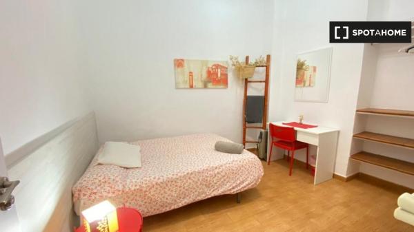 Zimmer in 3-Zimmer-Wohnung in Malaga