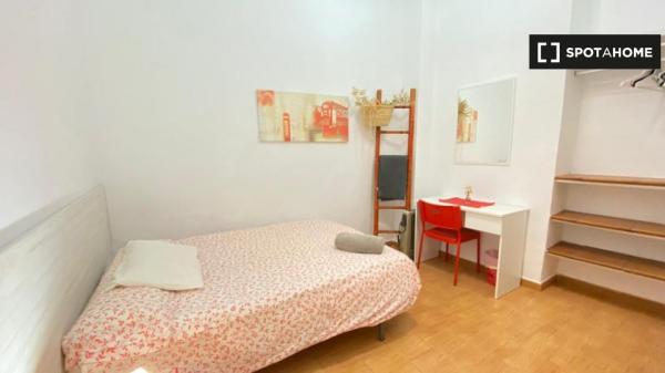 Zimmer in 3-Zimmer-Wohnung in Malaga