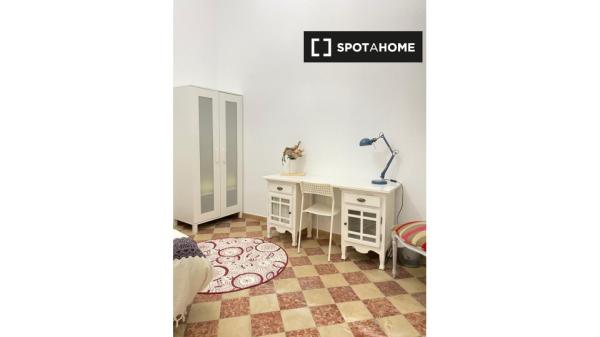 Quarto espaçoso em apartamento de 4 quartos em Málaga