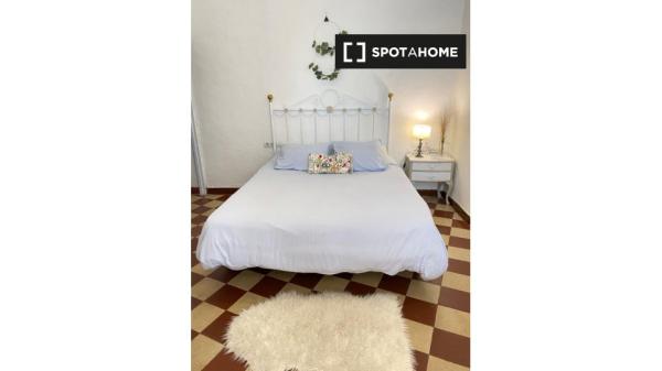 Quarto espaçoso em apartamento de 4 quartos em Málaga