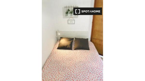 Quarto em apartamento de 4 quartos em Málaga