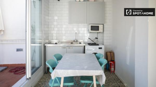 Apartamento de 3 dormitorios en alquiler en Ciutat Vella, Valencia