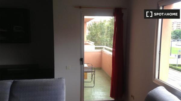 Dulce habitación para alquilar en apartamento de 4 camas, La Saïdia, Valencia