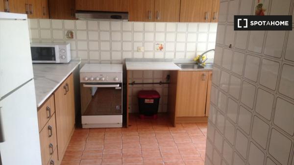 Se alquila habitación en un apartamento de 4 camas, encantadora La Saïdia, Valencia