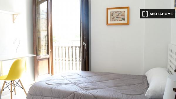 Habitación en apartamento de 4 dormitorios en Poblats Marítims, Valencia