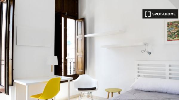 Habitación en apartamento de 4 dormitorios en Poblats Marítims, Valencia