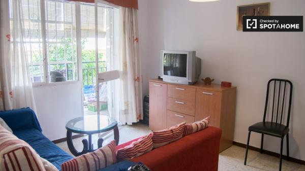 Se alquila habitación en apartamento de 4 dormitorios - La Macarena, Sevilla