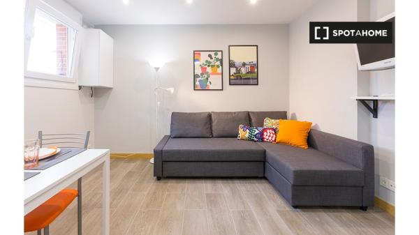 Se alquila habitación en piso de 3 dormitorios en Bilbao