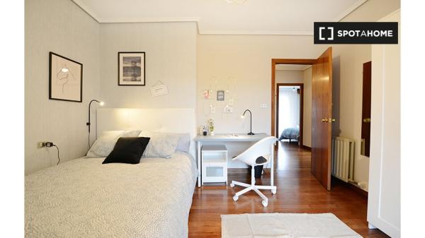 Modern room in 4-bedroom apartment in Bilbao with Balcony