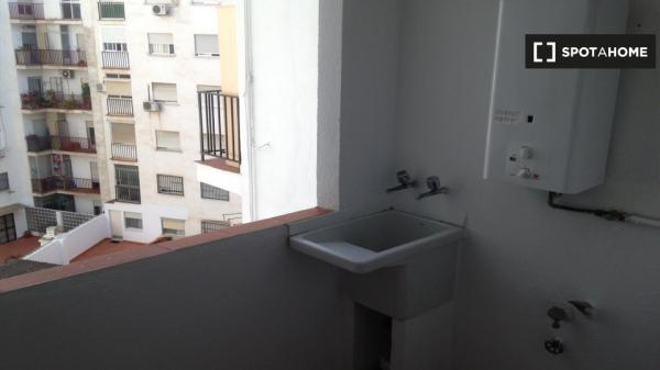 Quarto para alugar em apartamento de 4 quartos em La Saïdia, Valência