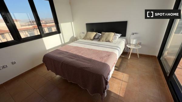 Apartamento completo de 2 habitaciones en Lajares