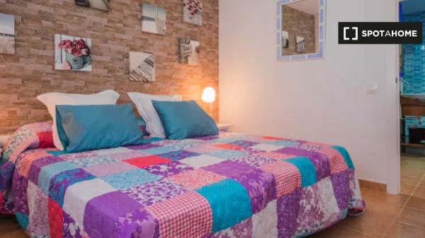 Piso en alquiler de 1 dormitorio en Torremolinos, Málaga