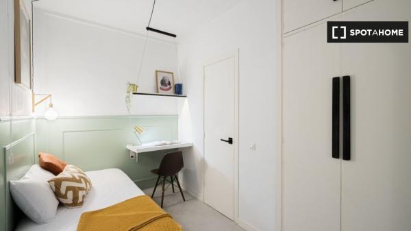 Se alquila habitación en residencia en Madrid