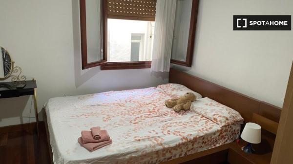 Room for rent in 3-bedroom apartment in Errekalde, Bilbao