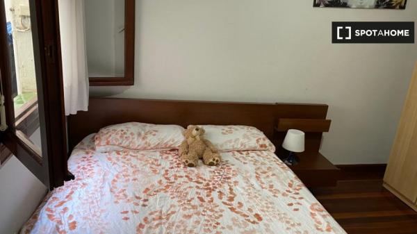 Quarto para alugar em apartamento de 3 quartos em Errekalde, Bilbao