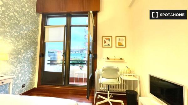 Zimmer zu vermieten in 4-Zimmer-Wohnung in Bilbao