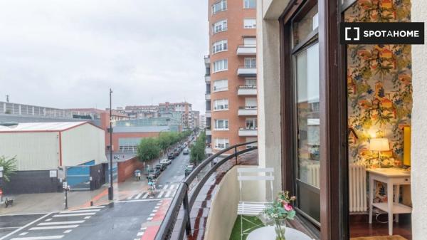 Zimmer zu vermieten in 4-Zimmer-Wohnung in Bilbao