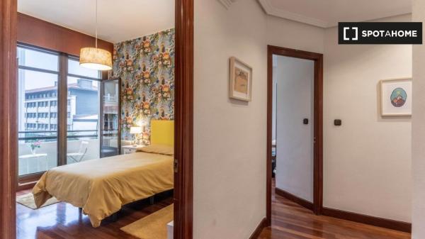 Zimmer zu vermieten in 4-Zimmer-Wohnung in Bilbao