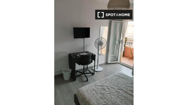 Quarto em apartamento compartilhado em Palma