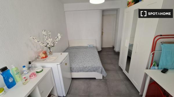 Habitación en piso compartido en Zaragoza