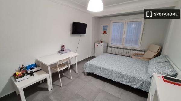 Habitación en piso compartido en Zaragoza