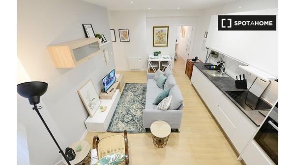 Se alquila habitación en piso de 3 dormitorios en Bilbao