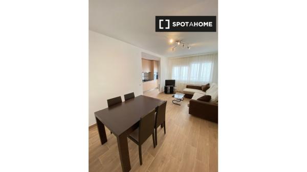 Apartamento de 3 dormitorios en alquiler en Sabadell, Barcelona.